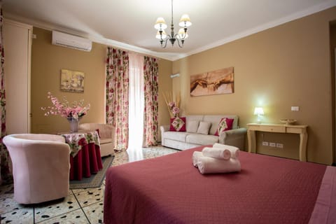 Bed, Bedroom, Family, locker, pet friendly, safe