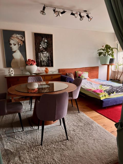 Living room, Decorative detail, Seating area, Dining area