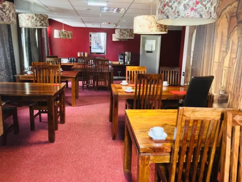 Restaurant/places to eat, Dining area