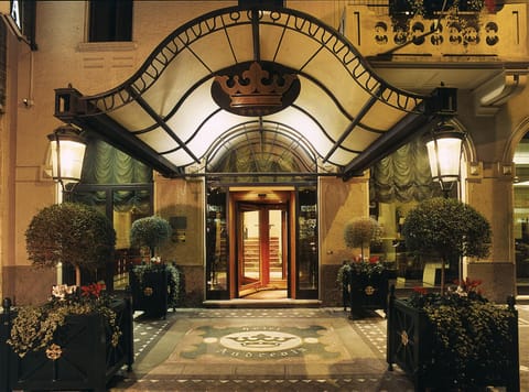 Facade/entrance