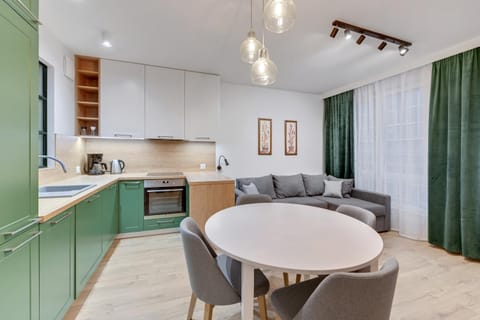 Kitchen or kitchenette, Seating area, Dining area, dishwasher