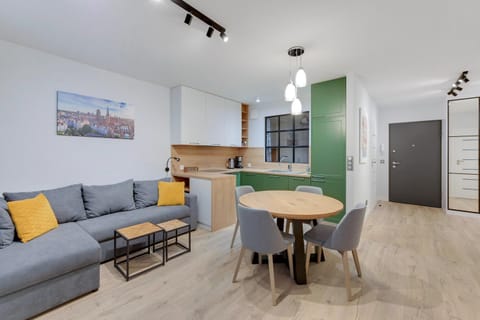 Kitchen or kitchenette, Living room, Seating area, Dining area, dishwasher