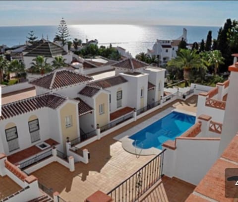 Pool view, Sea view