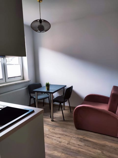 Kitchen or kitchenette, Seating area