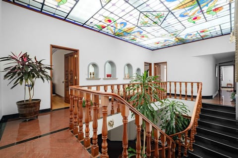 Senda Stays Coyoacan - 6BR Casa and Garden Steps from Frida Kahlo House in Mexico City
