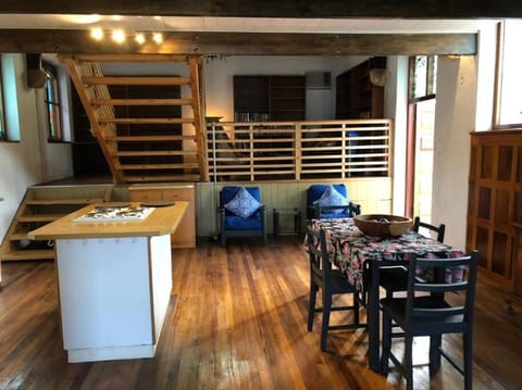 La Chapelle - The Library Apartment in Western Cape