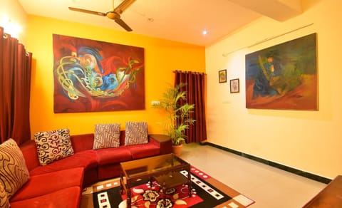 Living room, Seating area