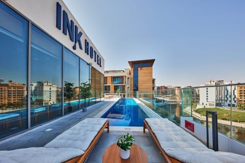 Property building, Pool view, Swimming pool