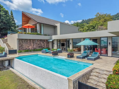 Property building, Day, Garden, Swimming pool, sunbed