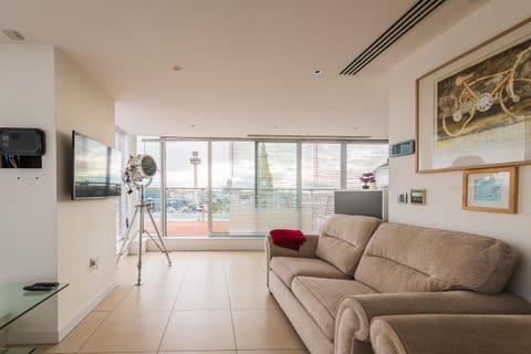 TV and multimedia, View (from property/room), View (from property/room), Balcony/Terrace, Living room, Decorative detail, Seating area, Entertainment, locker