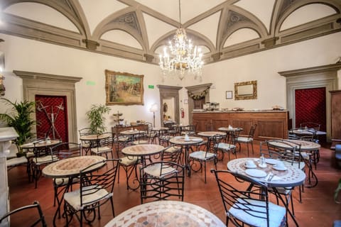 Restaurant/places to eat, Breakfast, Buffet breakfast, Italian breakfast