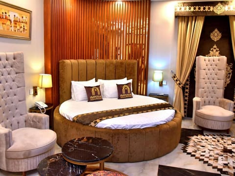 Bed, Bathroom, Photo of the whole room, Seating area, Bedroom