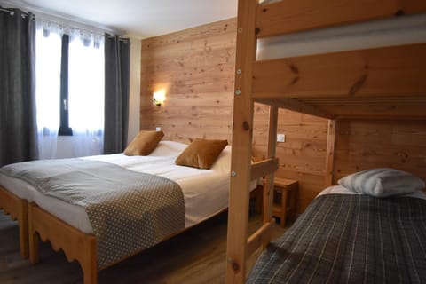 Photo of the whole room, bunk bed