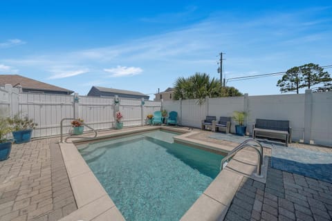 Deja Blue by Sand Seeker Vacations House in Lower Grand Lagoon