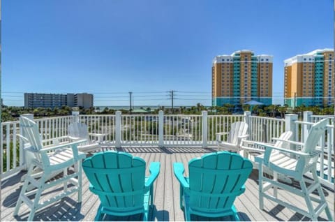 Deja Blue by Sand Seeker Vacations House in Lower Grand Lagoon