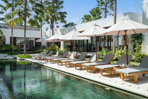 Property building, Pool view, Swimming pool, sunbed