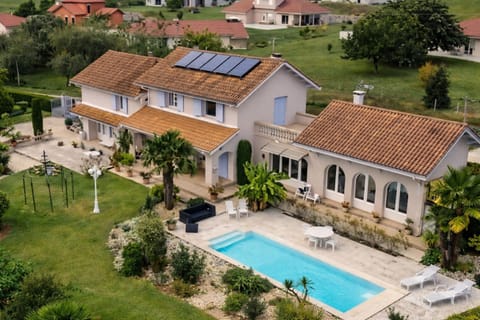 Property building, Garden view, Pool view, Swimming pool