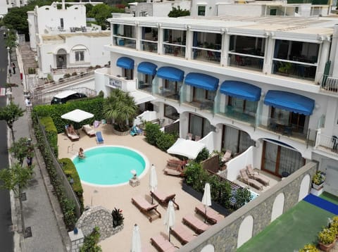 Property building, Swimming pool