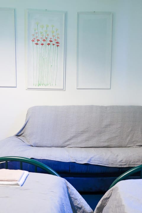 Bed, Seating area, Bedroom