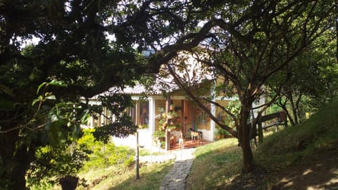 Facade/entrance, Off site