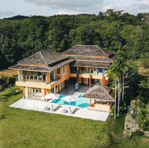 Property building, Day, Natural landscape, Garden, View (from property/room), Garden view, Pool view, Swimming pool, Breakfast, Breakfast, Family, sunbed