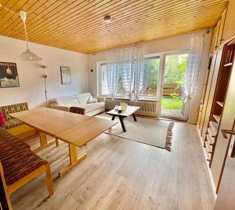 Bed, TV and multimedia, Living room, Photo of the whole room, Seating area, Bedroom