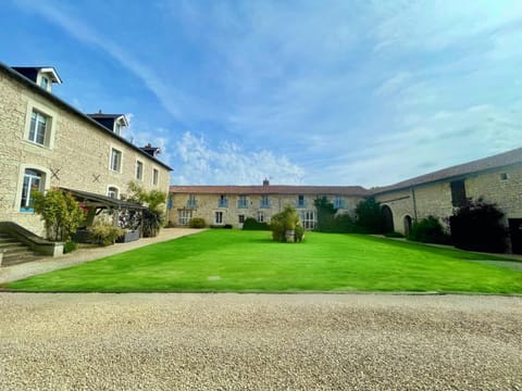 L'Ancienne Cave House in Centre-Val de Loire