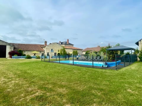L'Ancienne Cave House in Centre-Val de Loire
