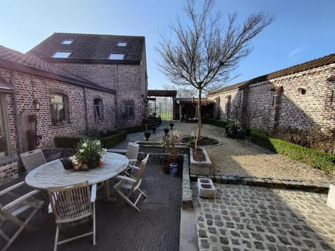 Property building, Day, Garden, Garden view