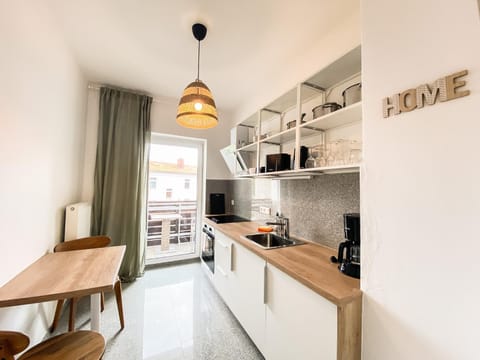 Kitchen or kitchenette, Dining area, pet friendly, stove, toaster