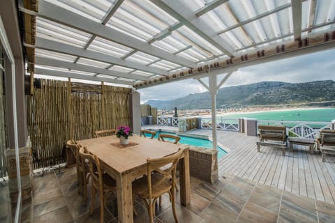 52 on Fish Hoek Bed and Breakfast in Cape Town