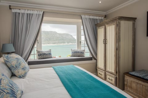 52 on Fish Hoek Bed and Breakfast in Cape Town