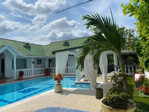 Swimming pool, Swimming pool