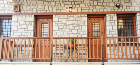 Facade/entrance, Balcony/Terrace