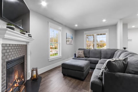 Williams Bay House - Cherry Street Retreat House in Williams Bay