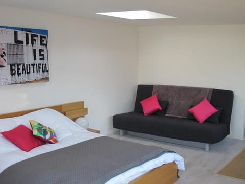 The Studio Christchurch B&B Luxury Garden Room Bed and Breakfast in Christchurch