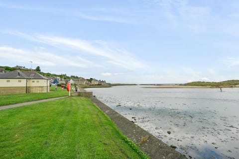 Modern seaside apartment ,Lossiemouth, Moray Apartment in Lossiemouth