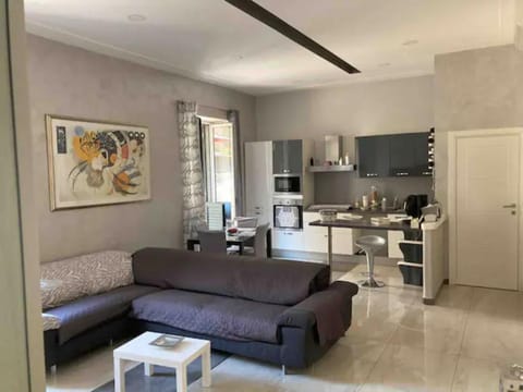 Living room, Seating area, Dining area, Communal kitchen