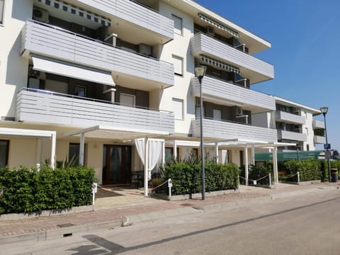 Property building, Street view