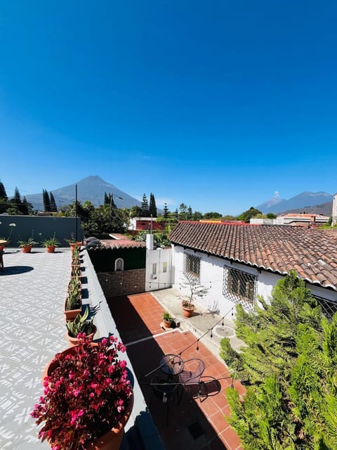 View (from property/room), Balcony/Terrace, Mountain view