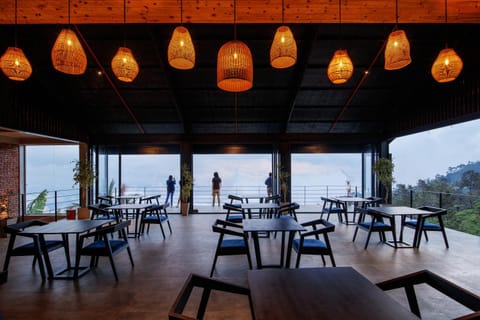 Restaurant/places to eat, Mountain view