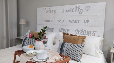 Bed, Coffee/tea facilities, Bedroom