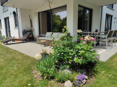 Garden, Balcony/Terrace, sunbed