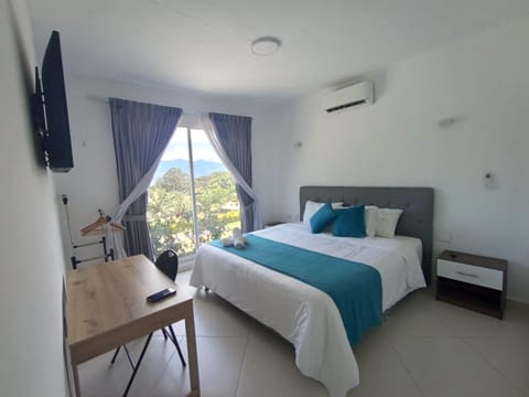 Photo of the whole room, Decorative detail, Mountain view, internet, towels