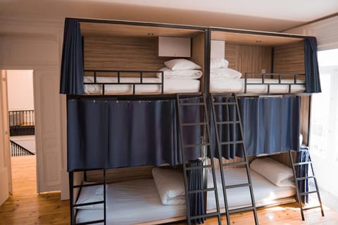 bunk bed