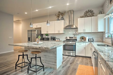 Stunning Clovis Home about 1 Mile to Old Town! House in Clovis