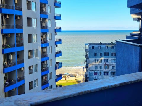 Property building, Day, Natural landscape, View (from property/room), Balcony/Terrace, Beach, Evening entertainment, City view, Sea view