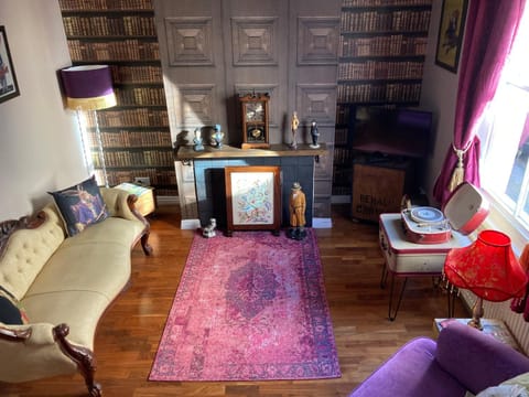 Living room, Seating area, flat iron