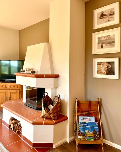 Living room, Decorative detail, flat iron