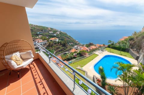 View (from property/room), Balcony/Terrace, Pool view, Sea view, Swimming pool
